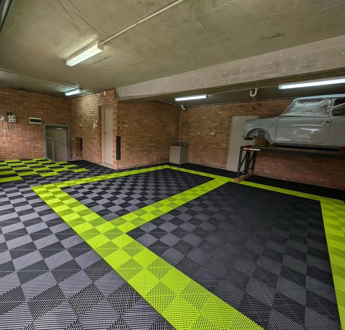 SnapFit Garage Floor Tiles
